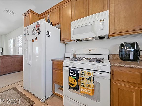 4th image of 6638 Colorado Spruce St