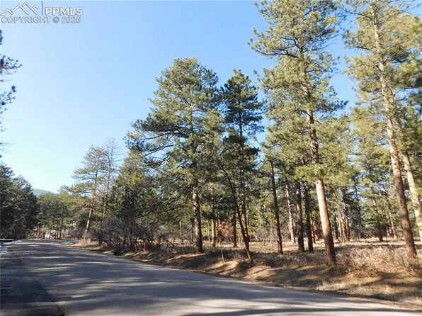 5845 S Pike Dr, Larkspur, CO 80118