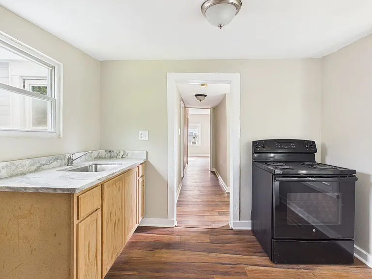 529 Harrison St #A — Photo 8