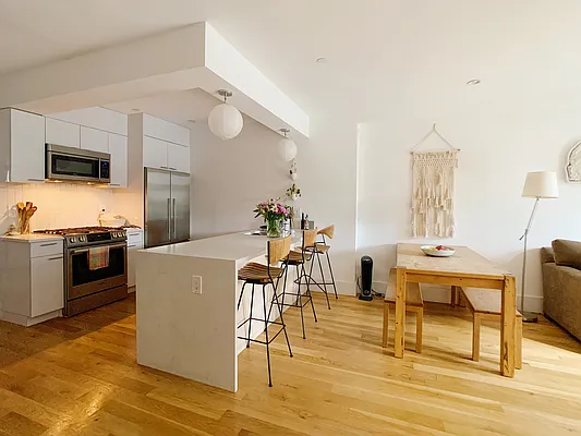 Rented by Compass | media 10