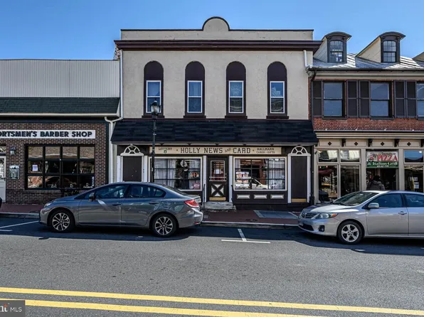 39 High St, Mount Holly, NJ 08060