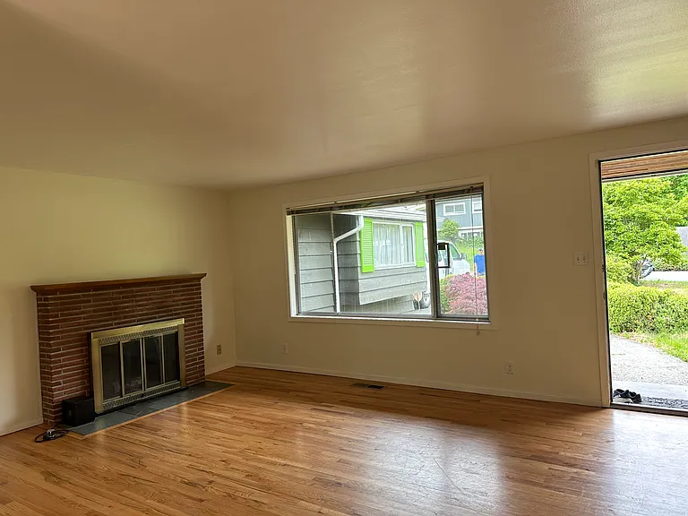 15673 SE 9th St — Photo 5