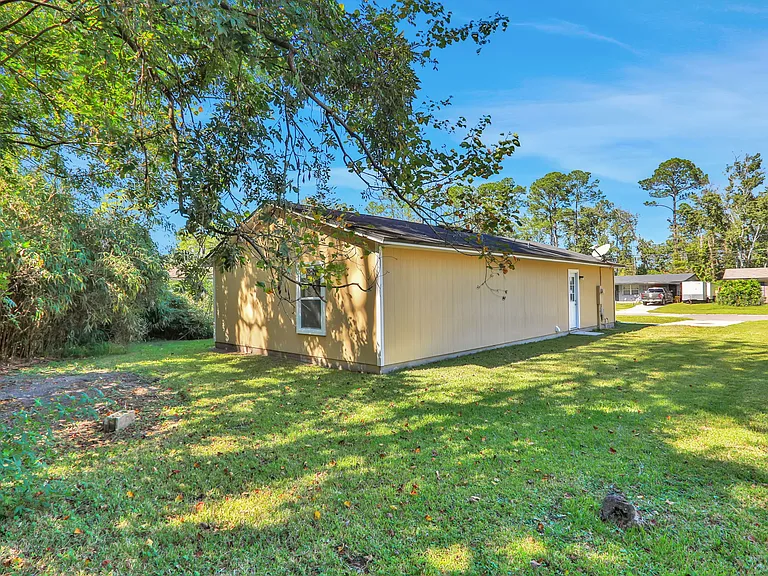 4404 Key Largo Dr — Photo 3