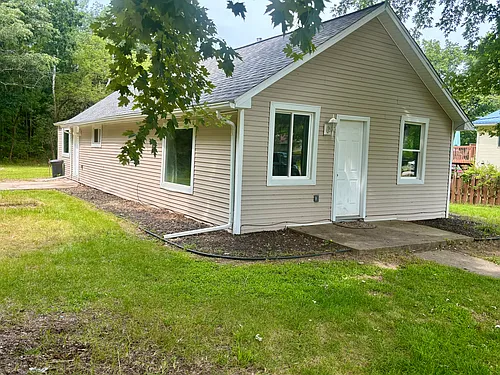 7263 N Oak Rd Photo 1
