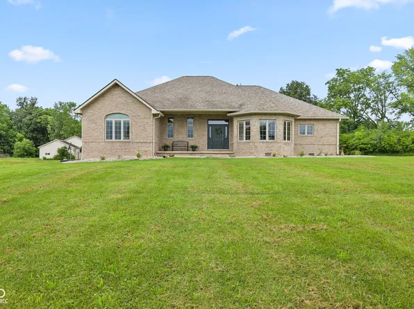 6091 W Hellis Dr, Muncie, IN 47304