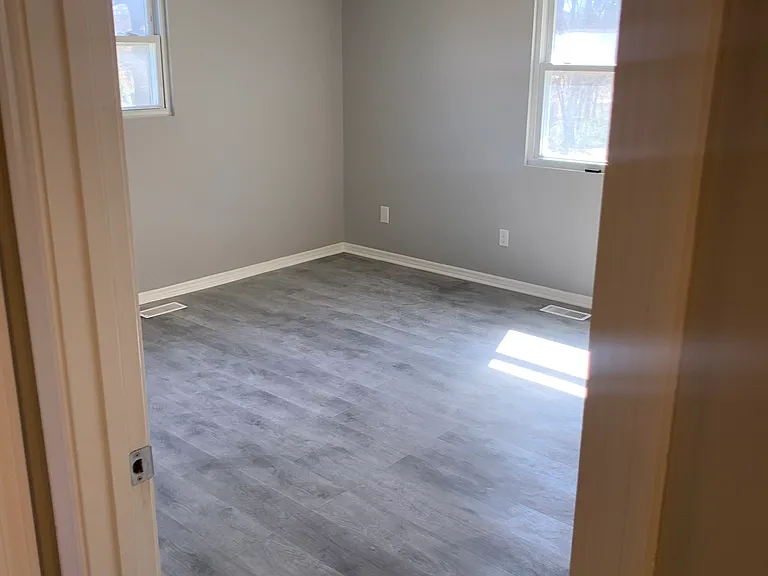 111 Greentree Dr — Photo 10