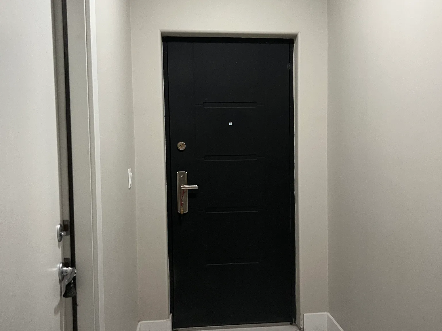 3 bed, 2.5 bath, 2000 sqft, $2,000 — Photo 2