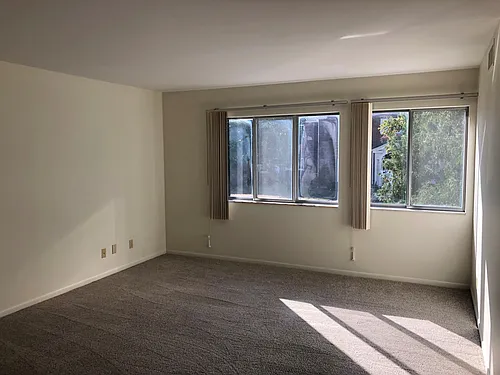 1100 Center Ave Photo 1