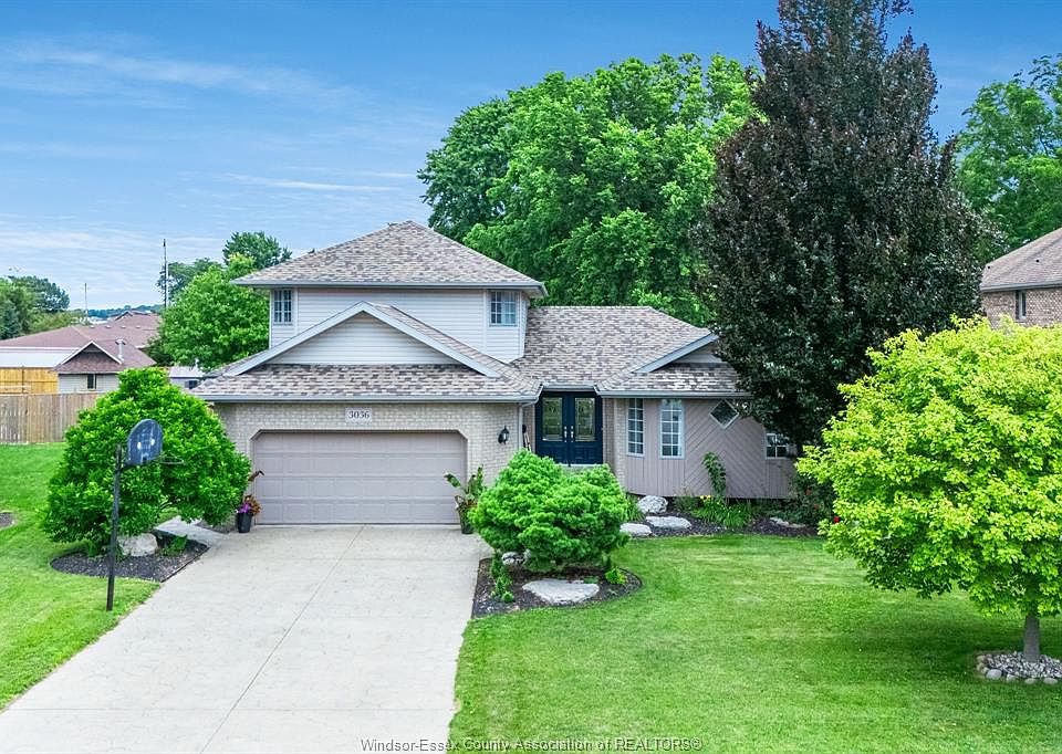 1st image of 3036 Aurelia Cres
