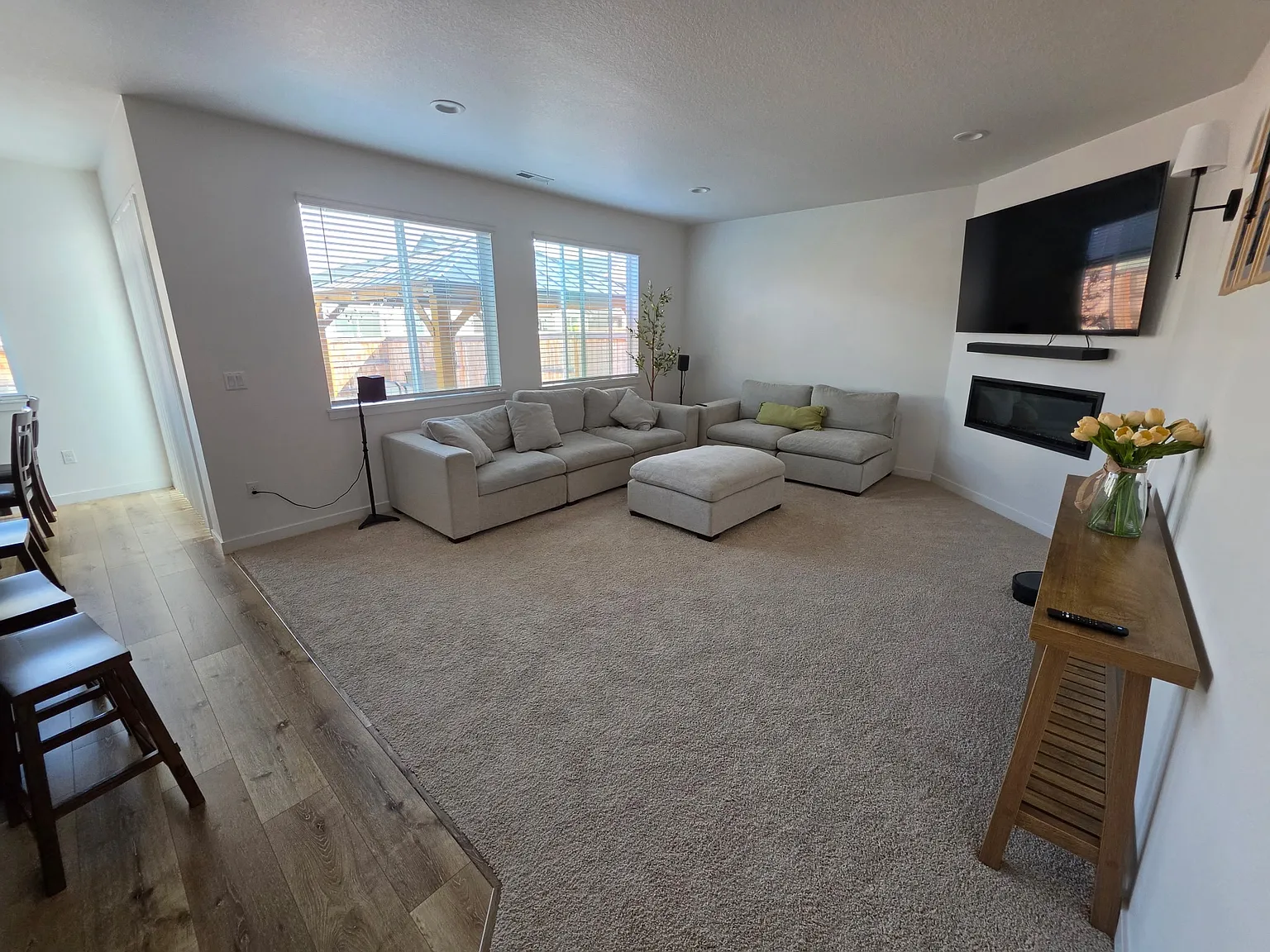3 bed, 2.5 bath, 1652 sqft, $3,600 — Photo 4
