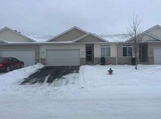 4162 Blakewood Dr, Shakopee, MN 55379