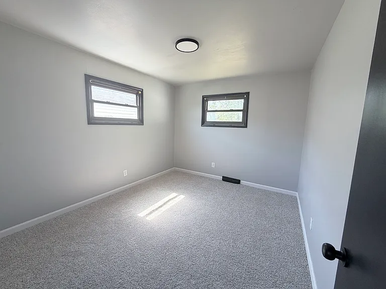 1608 Armand Dr — Photo 7