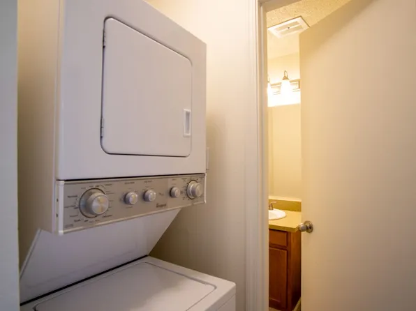 3595 Cedaroak Dr #23, West Linn, OR 97068