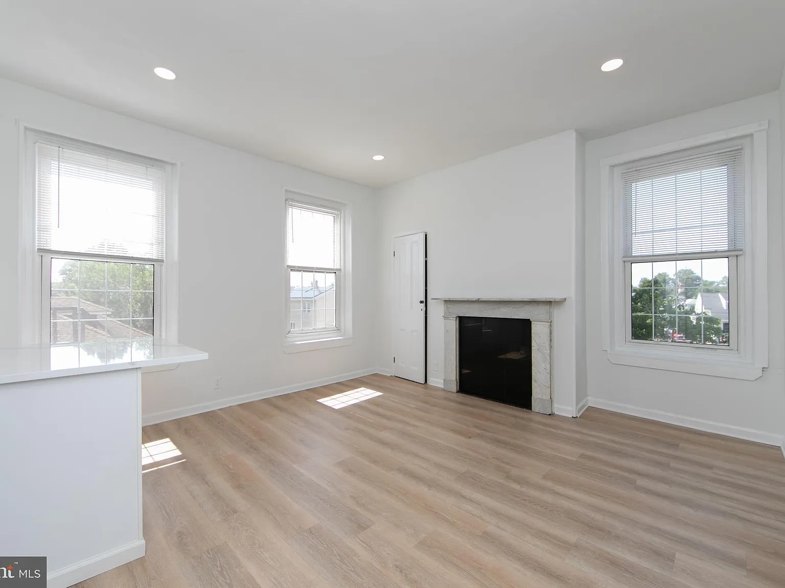 1 bed, 875 sqft, $1,995 — Photo 2
