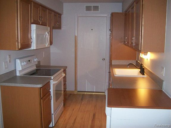 2nd image of 24640 N Meadow Dr