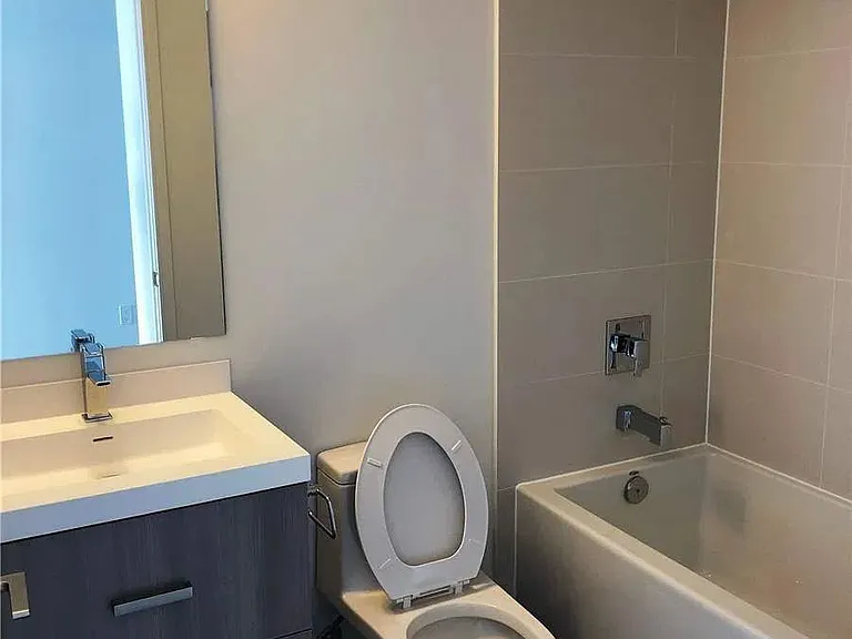 50 Wellesley St E #2909 — Photo 6