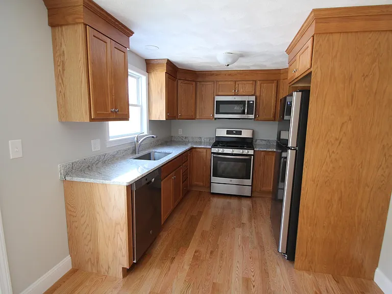 72 Hill Rd #A — Photo 2