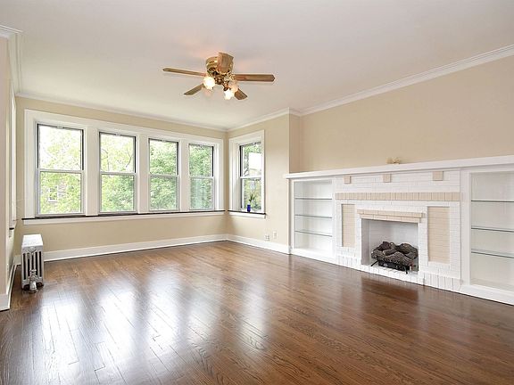 2nd image of 4051 N Mozart St #3N