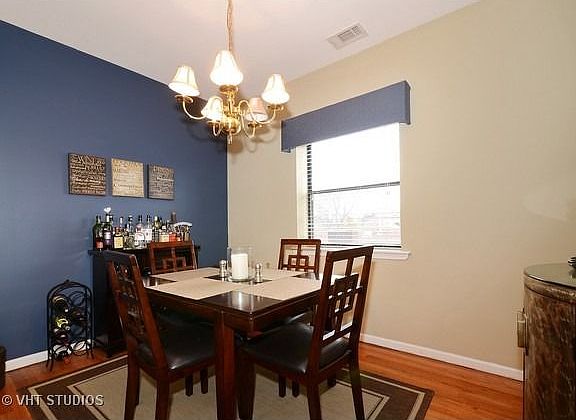 4th image of 4407 N Sacramento Ave APT 2-3