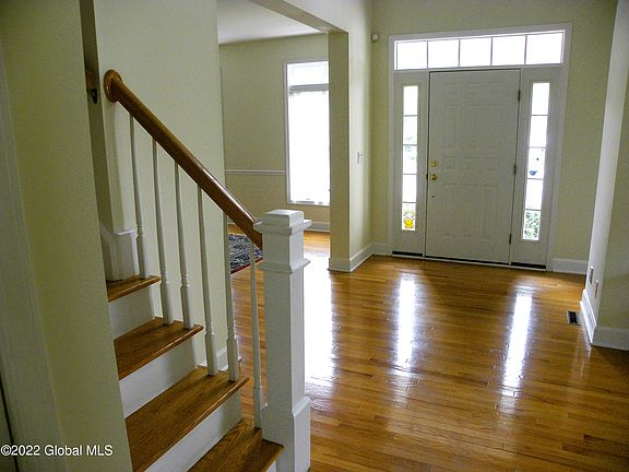 4th image of 9 Wayfield Ln