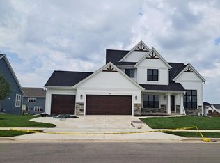 1750 Whalen Dr, Oconomowoc, WI 53066