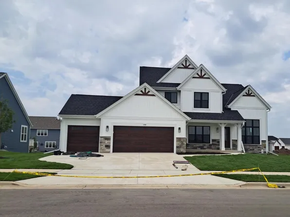 1750 Whalen DRIVE, Oconomowoc, WI 53066