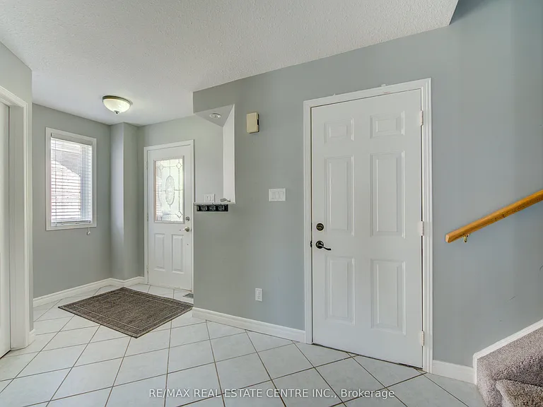 5 Tulip Dr — Photo 4