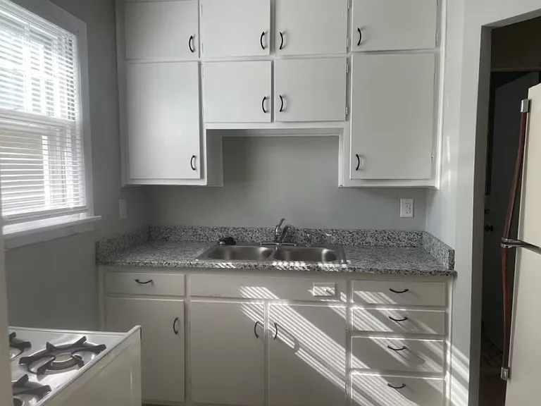 100 E Stewart Rd #3 — Photo 2