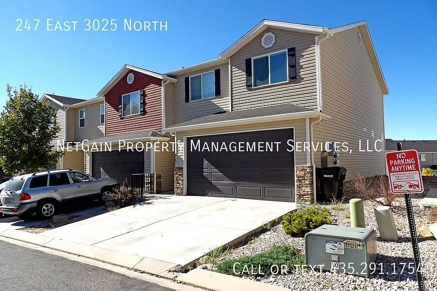 3 Bedroom Cedar Bend Townhome — Photo 2