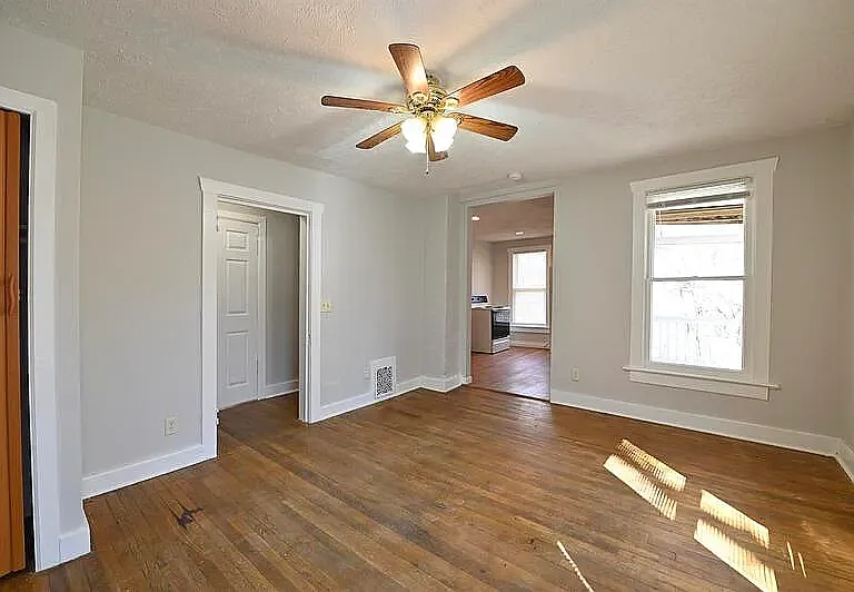 4038 Seward St #2 — Photo 11