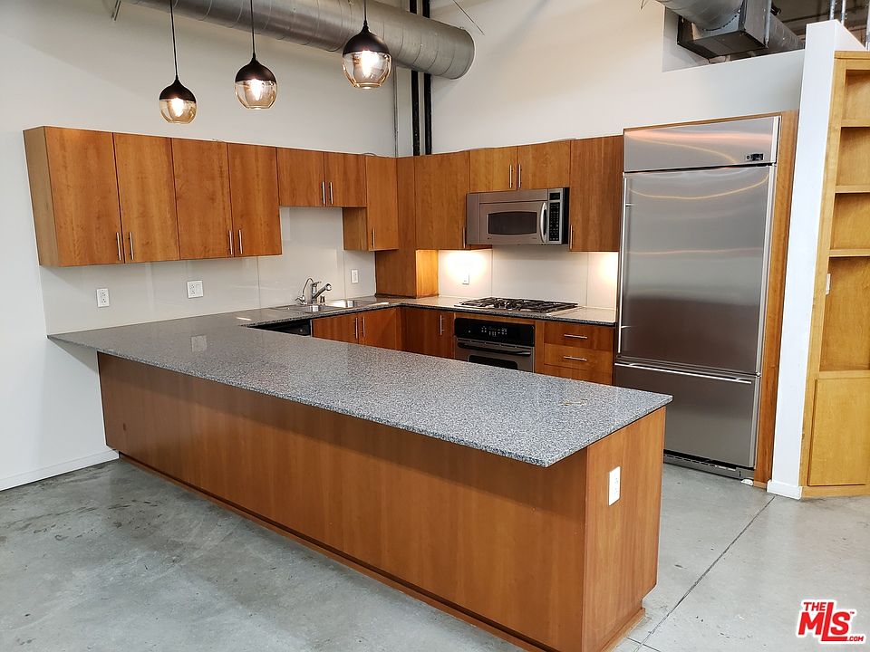 1st image of 1130 S Flower St APT 204