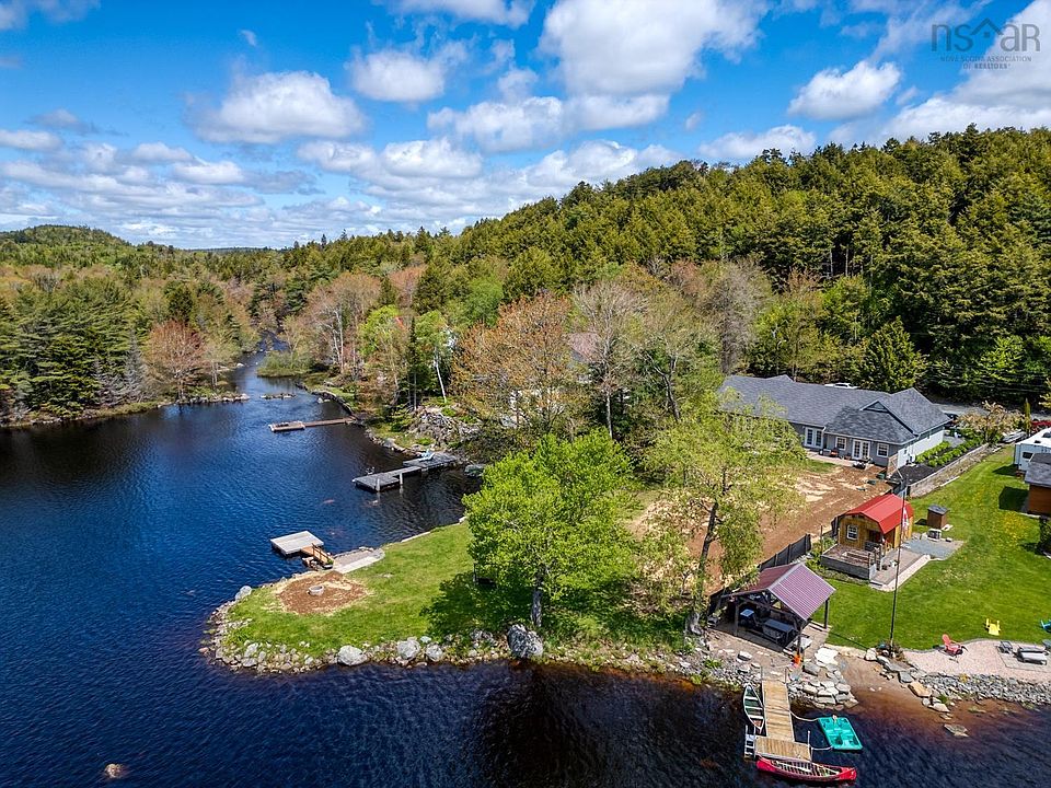 1st image of 111 River Dr