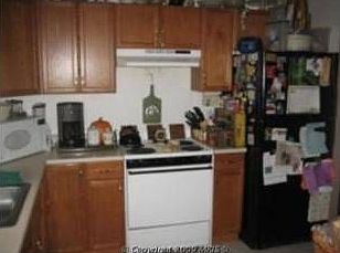 2nd image of 28 Macintosh Dr
