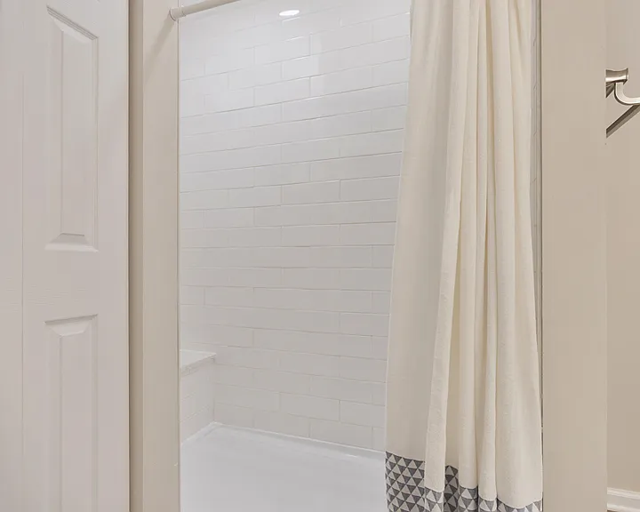 615 Chester Ct E — Photo 24