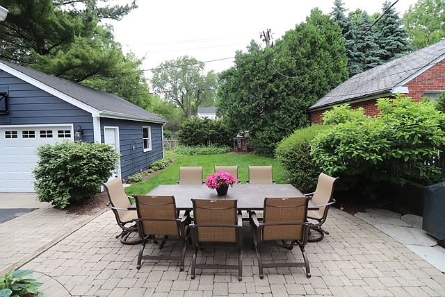 2nd image of 2000 Beechwood Ave