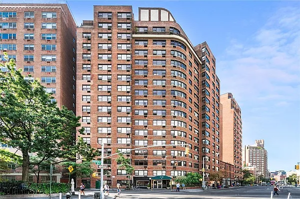 Sold by R New York | media 17