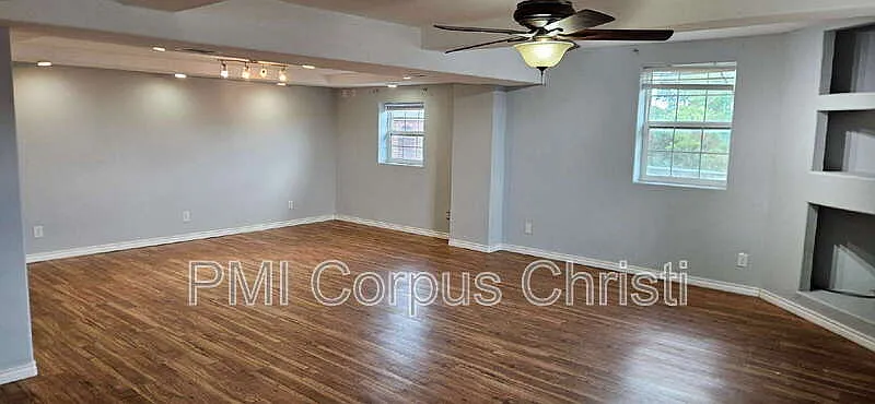 4 bed, 3.0 bath, 2677 sqft, $2,410 — Photo 2