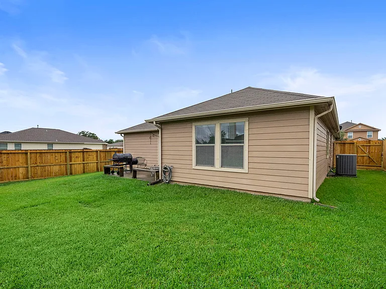 114 Mustang Stampede Dr — Photo 15