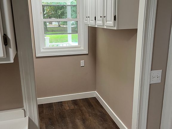 4th image of 77 Pearl St #1