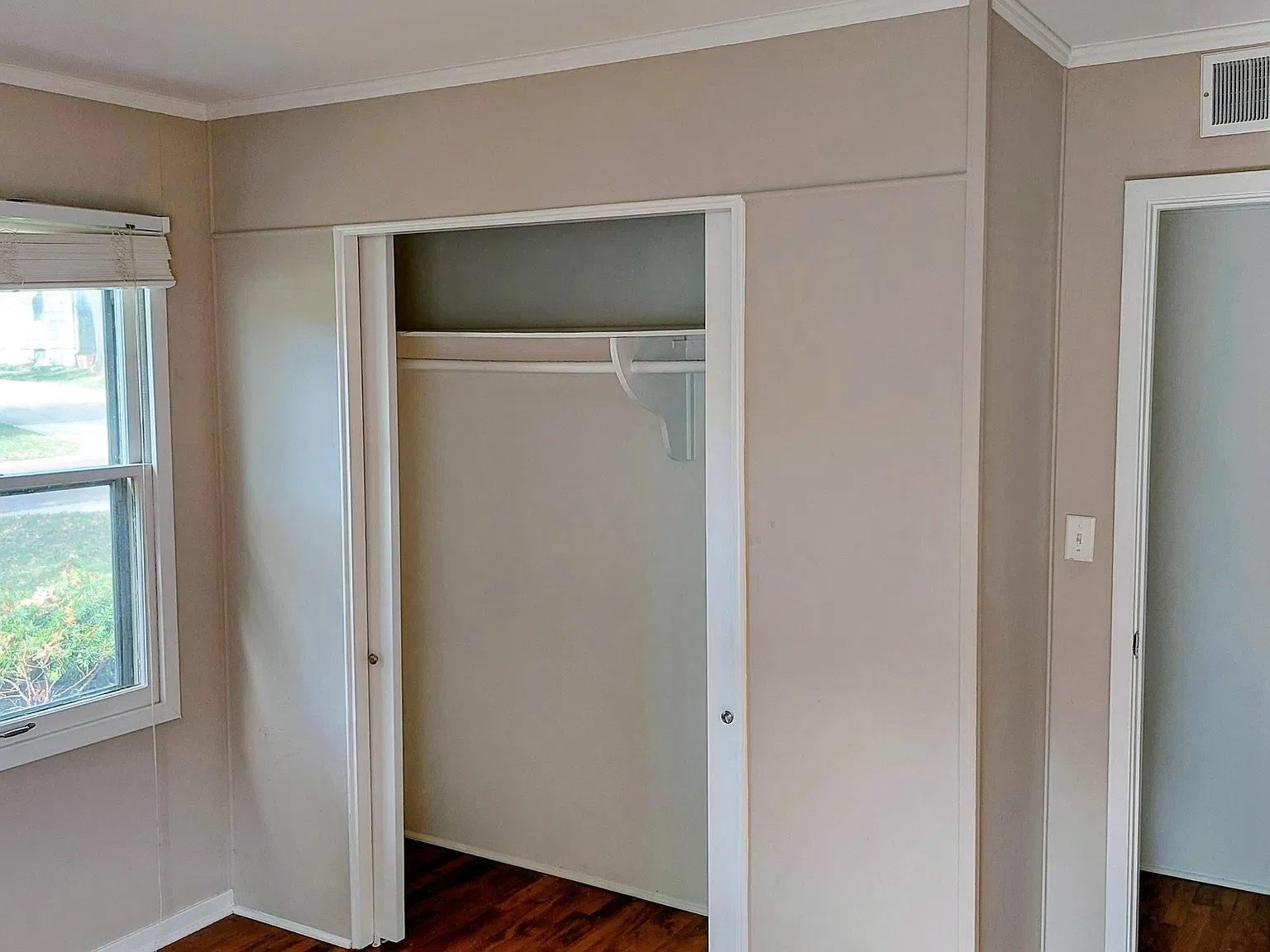 3 bed, 912 sqft, $1,700 — Photo 3