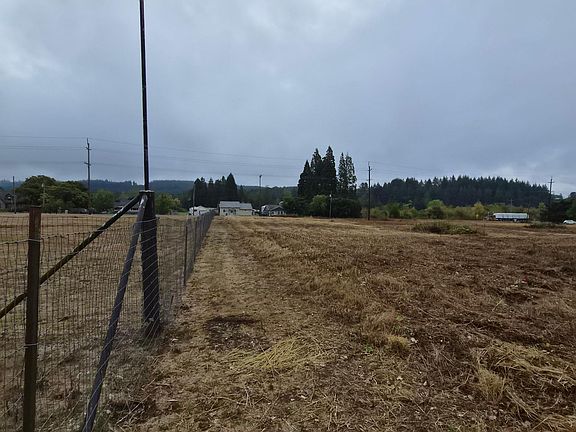 5th image of 7500 NW Arboretum Rd