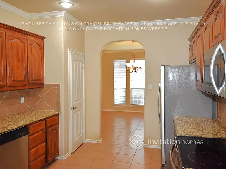 2245 Whitney Dr — Photo 5