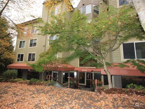 8745 Greenwood Avenue N #208, Seattle, WA 98103