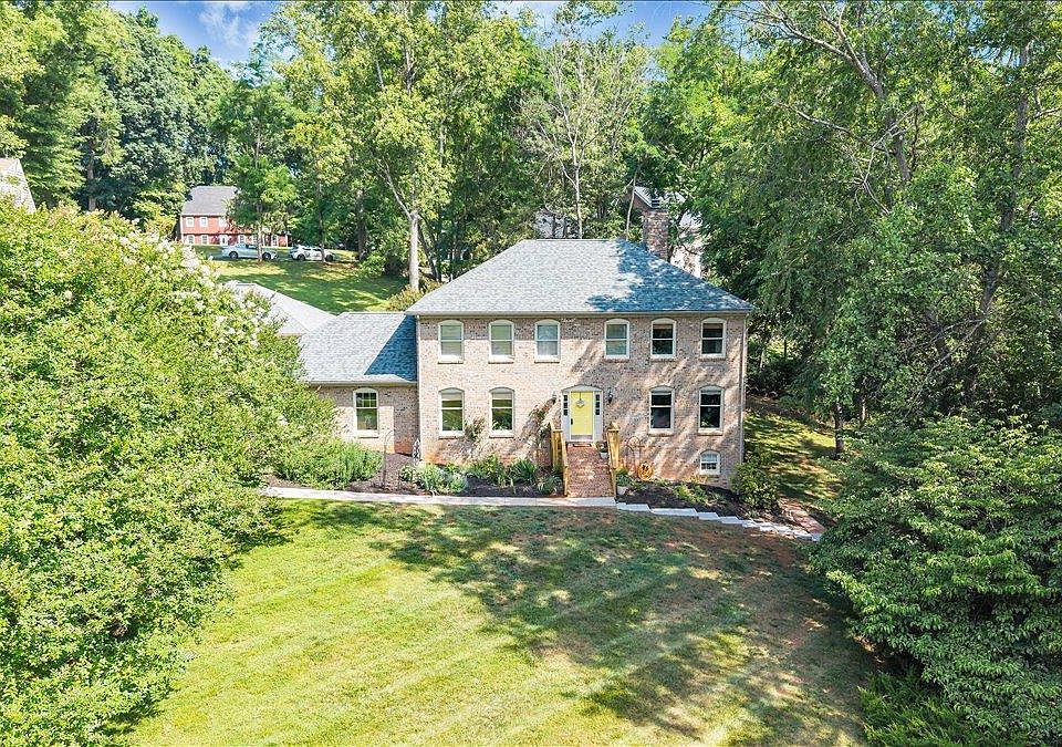 1st image of 209 Quail Ridge Dr