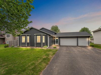 804 Heritage Trl, Belle Plaine, MN, 56011