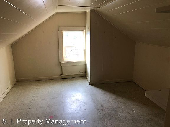 5th image of 112 E Jefferson St APT C