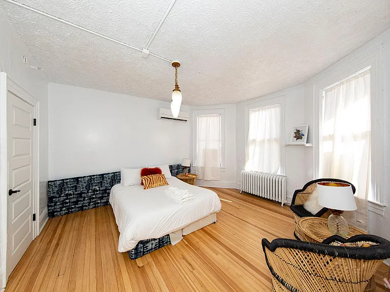 2220 E Colfax Ave — Photo 23