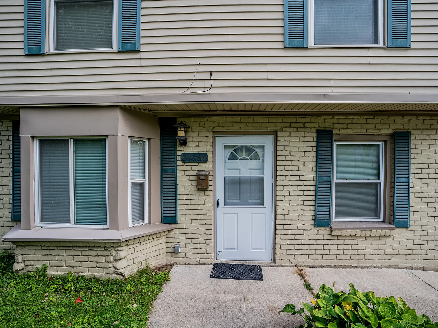 23060 Berdeno Ave — Photo 2
