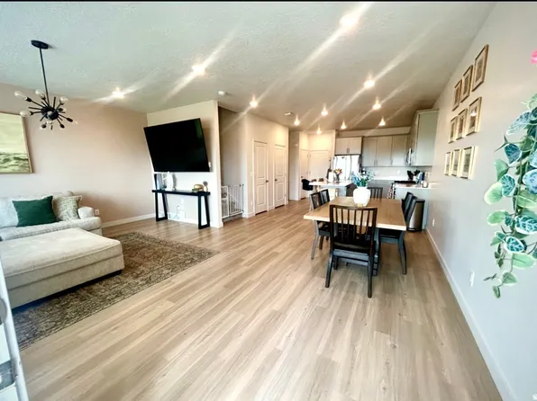 1166 W Early Light Way, Bluffdale, UT 84065