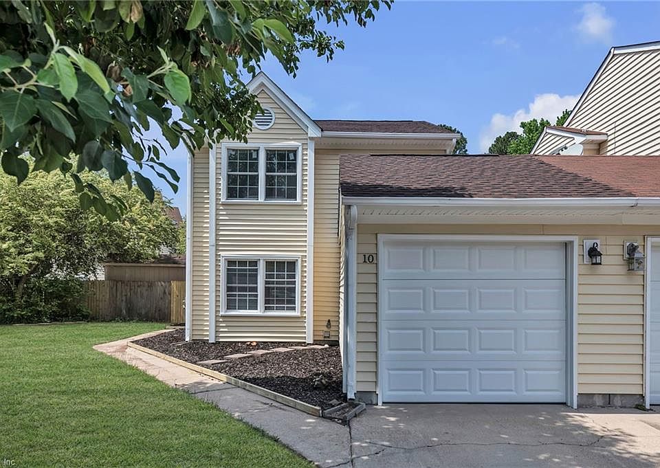 1st image of 10 Warwick Cir